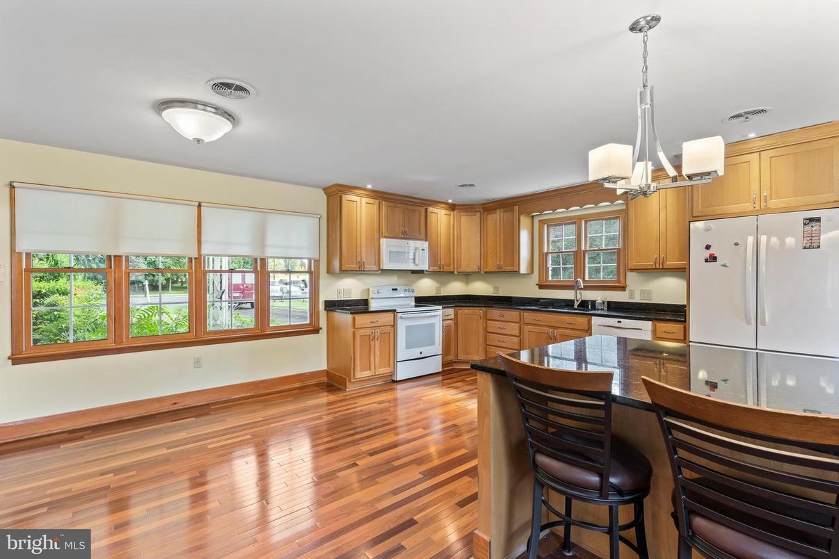 Chandelier, Interior, Kitchen, Pendant Lights, Recessed Lighting, Wood Texture Flooring
