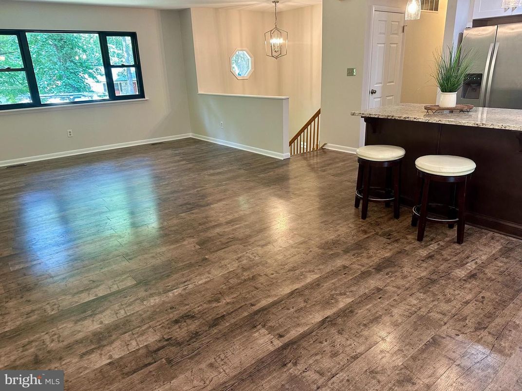 Empty room, Interior, Pendant Lights, Wood Texture Flooring