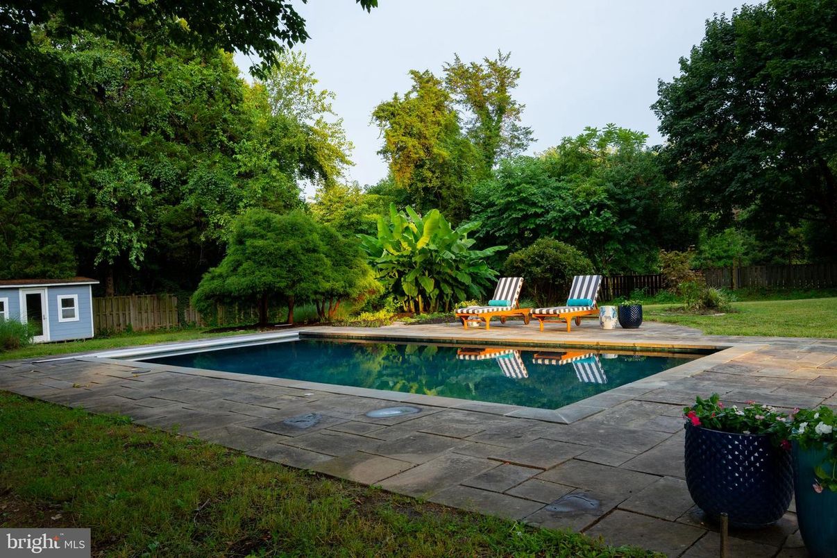 Exterior, Pool