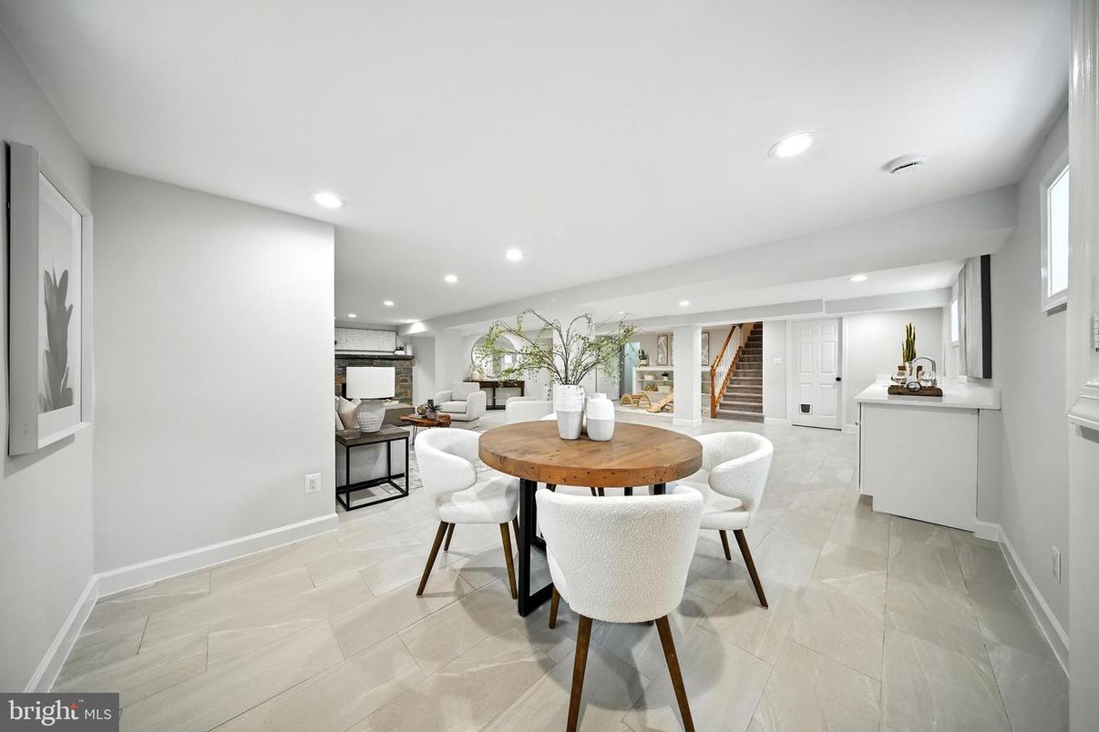 Dining room, Interior, Kitchen, Recessed Lighting