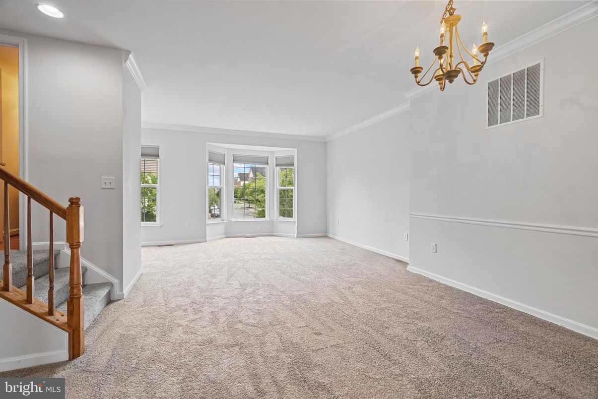 Chandelier, Empty room, Interior, Recessed Lighting