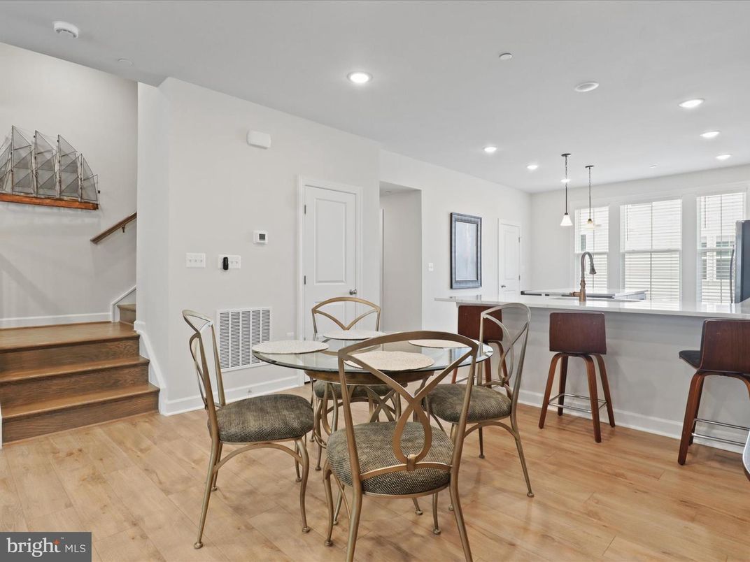 Dining room, Interior, Kitchen, Pendant Lights, Recessed Lighting, Wood Texture Flooring
