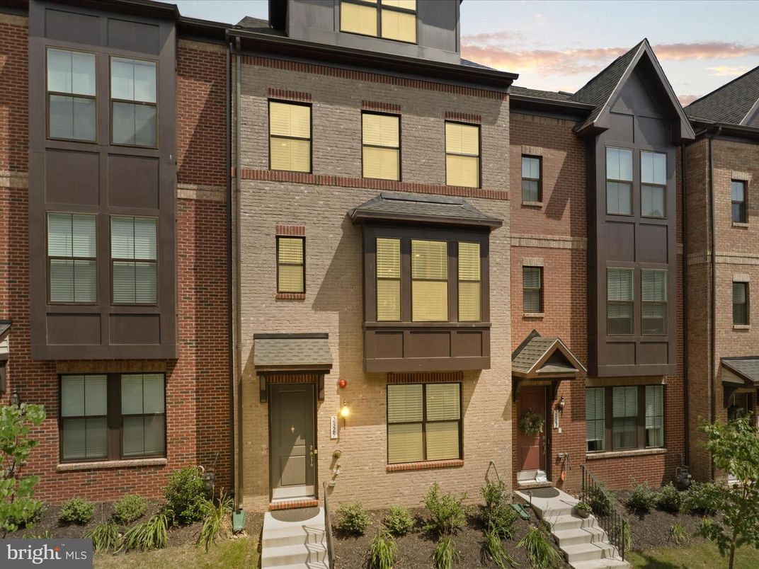 Exterior, Facade, Brick Facade, Rowhouse