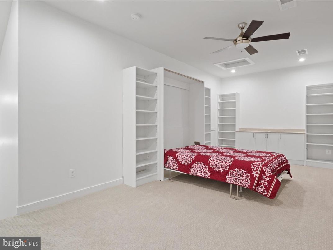 Bedroom, Interior, Recessed Lighting, Walk-in Closets