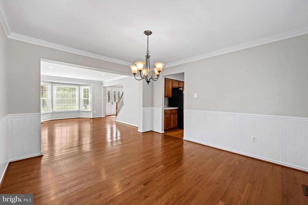 Chandelier, Empty room, Interior, Recessed Lighting, Wood Texture Flooring