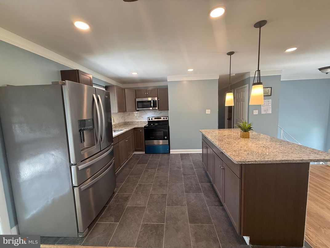 Interior, Kitchen, Pendant Lights, Recessed Lighting, Stainless Steel Appliances