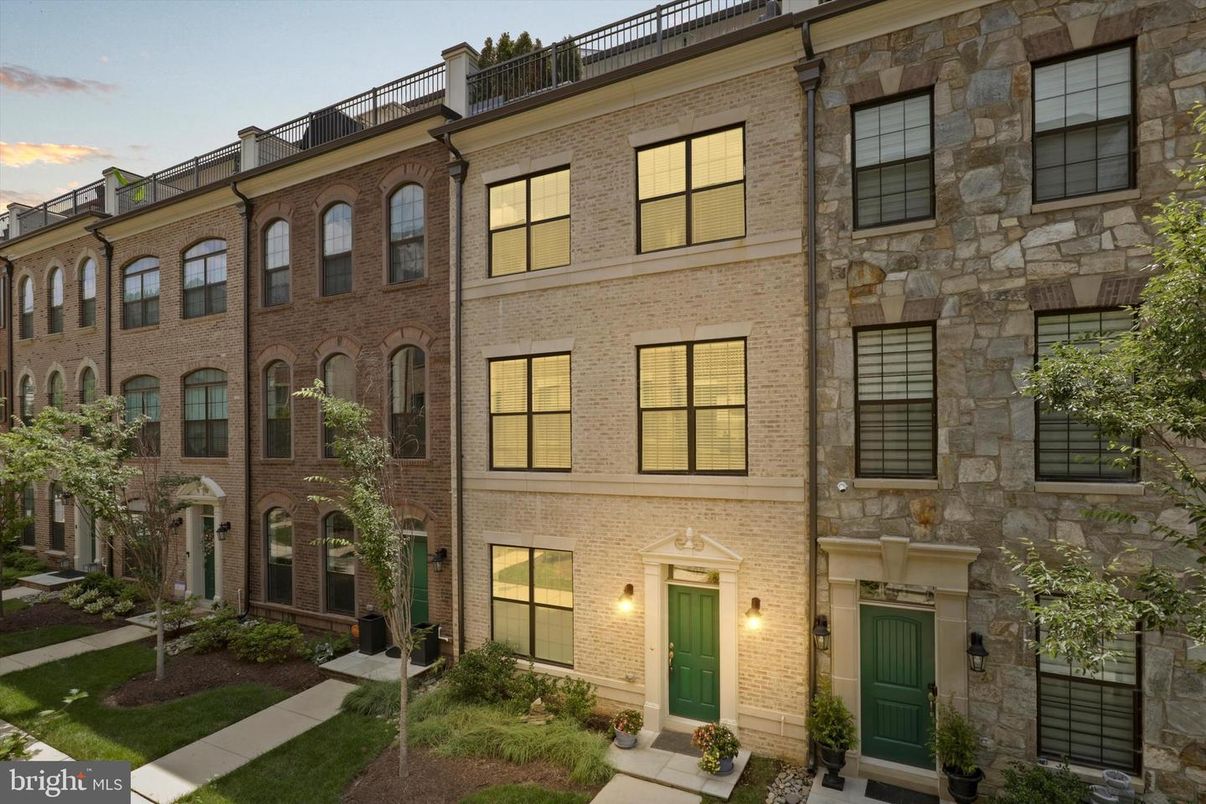 Exterior, Facade, Brick Facade, Rowhouse