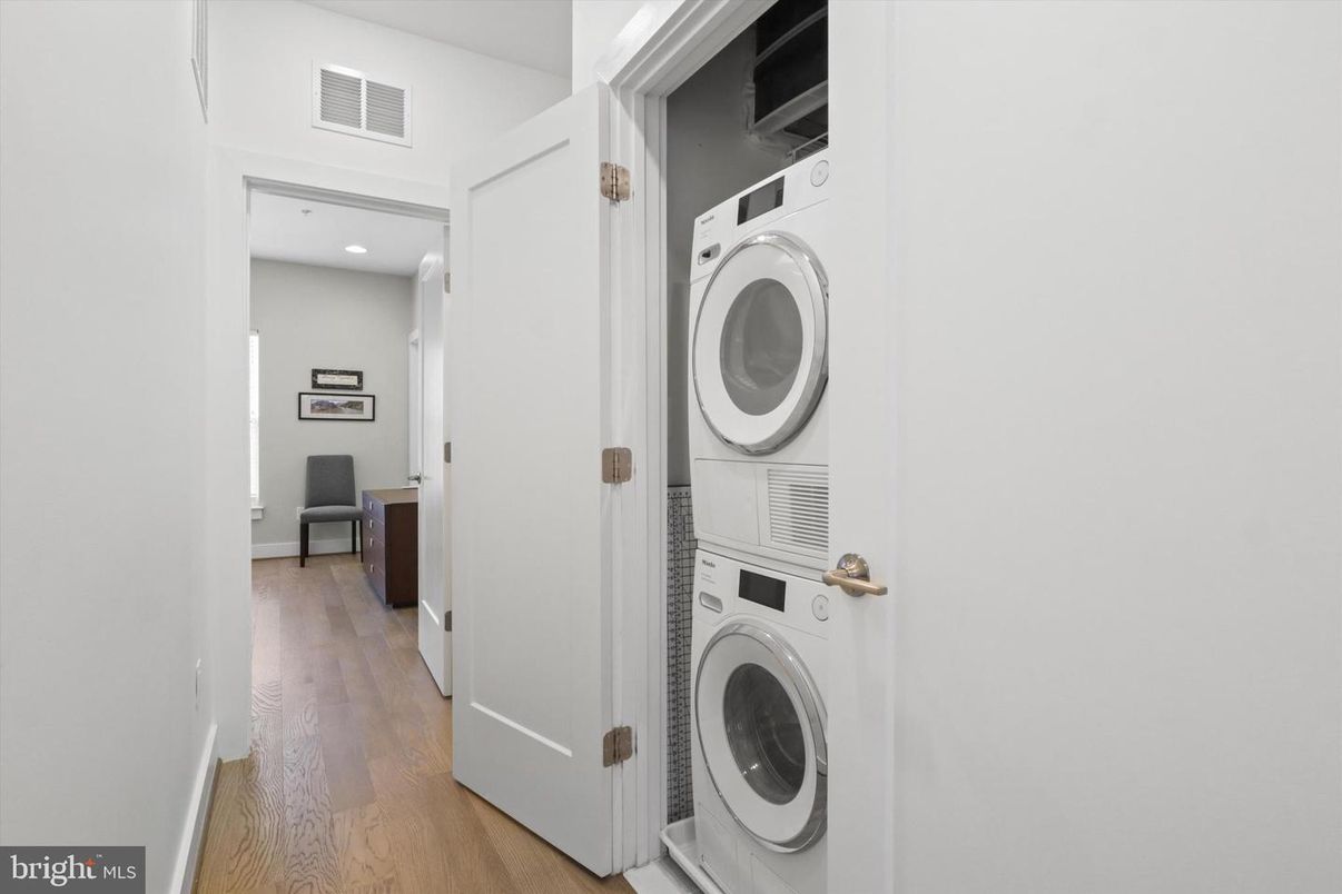 Interior, Recessed Lighting, Utility Closets, Washer, Wood Texture Flooring