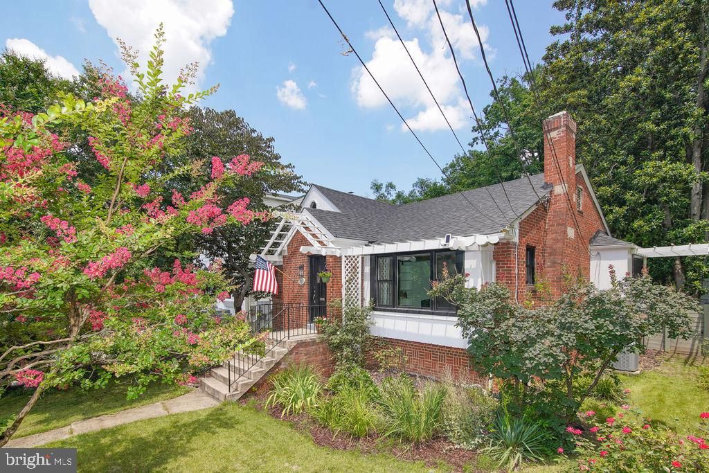Exterior, Facade, Brick Facade, Tudor Revival