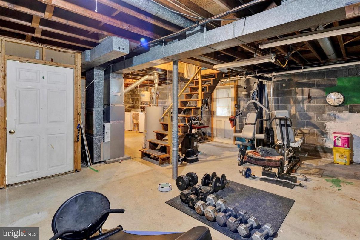 Fitness Equipment, Interior, Wooden Beams