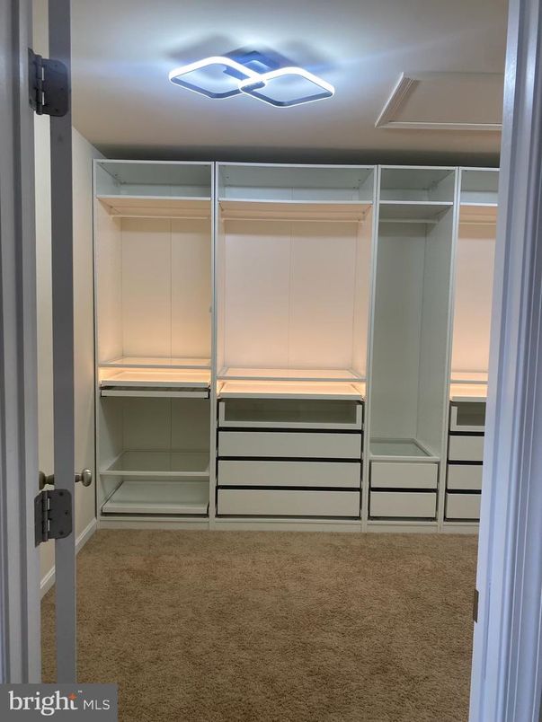 Interior, Walk-in Closets