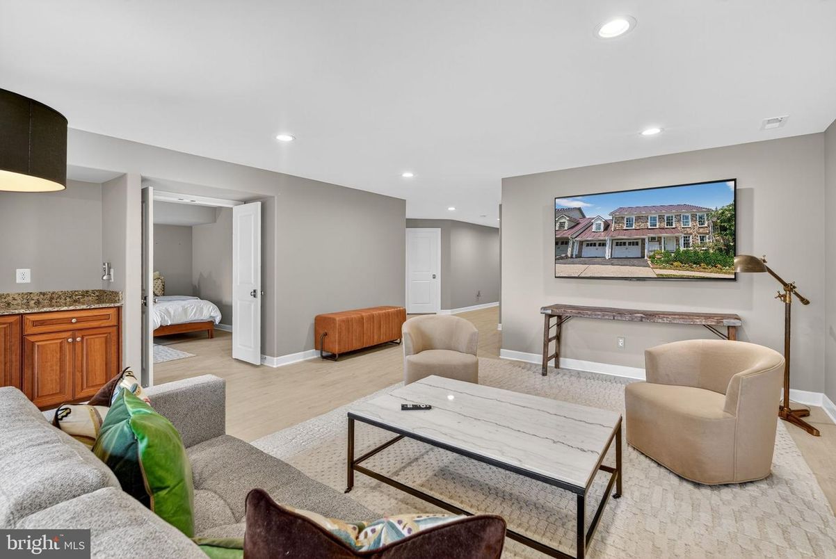 Bedroom, Interior, Living room, Recessed Lighting, Wood Texture Flooring