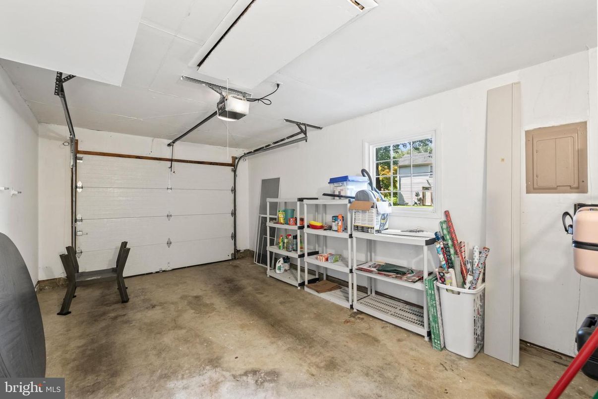 Garage, Interior