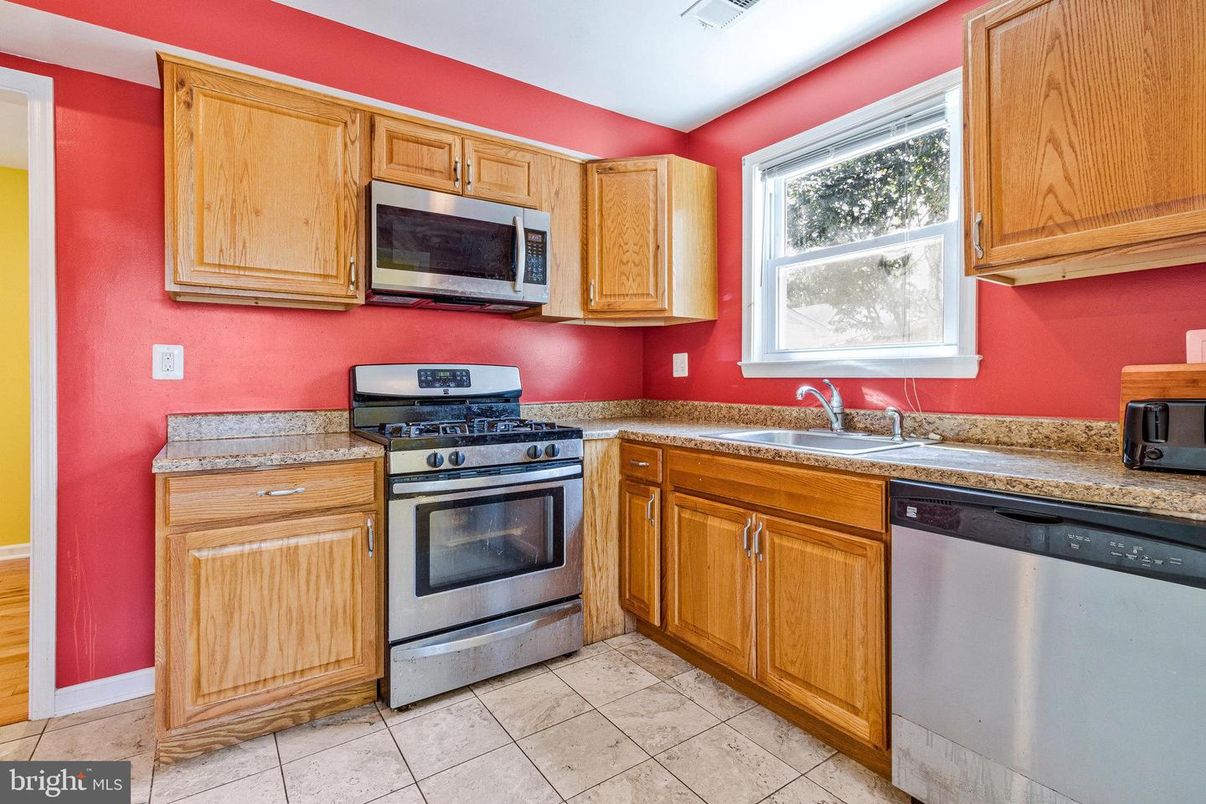 Interior, Kitchen, Stainless Steel Appliances