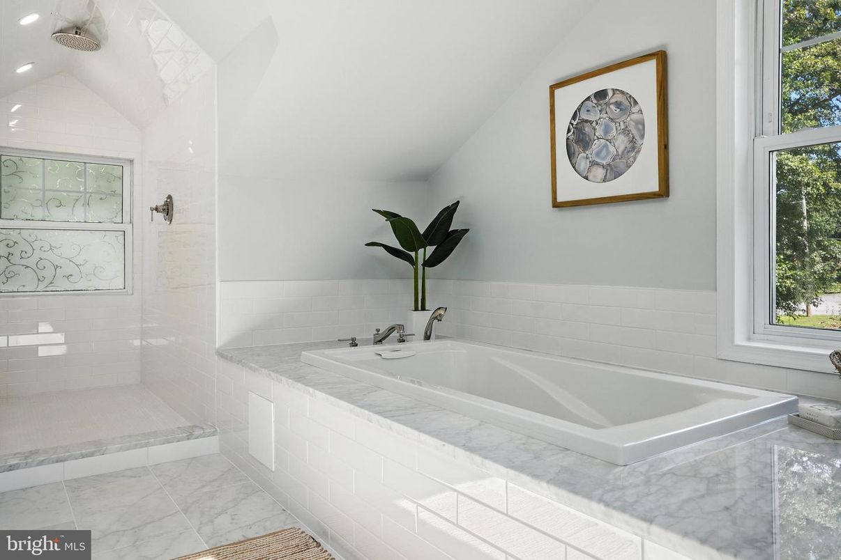 Bathroom, Interior, Marble, Recessed Lighting