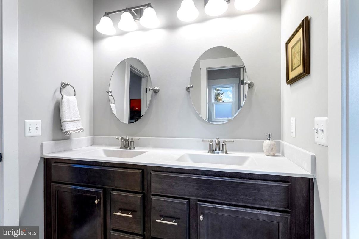 Bathroom, Dual Sink Vanities, Interior