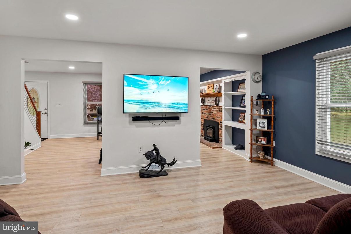 Fireplace, Interior, Recessed Lighting, Wood Texture Flooring