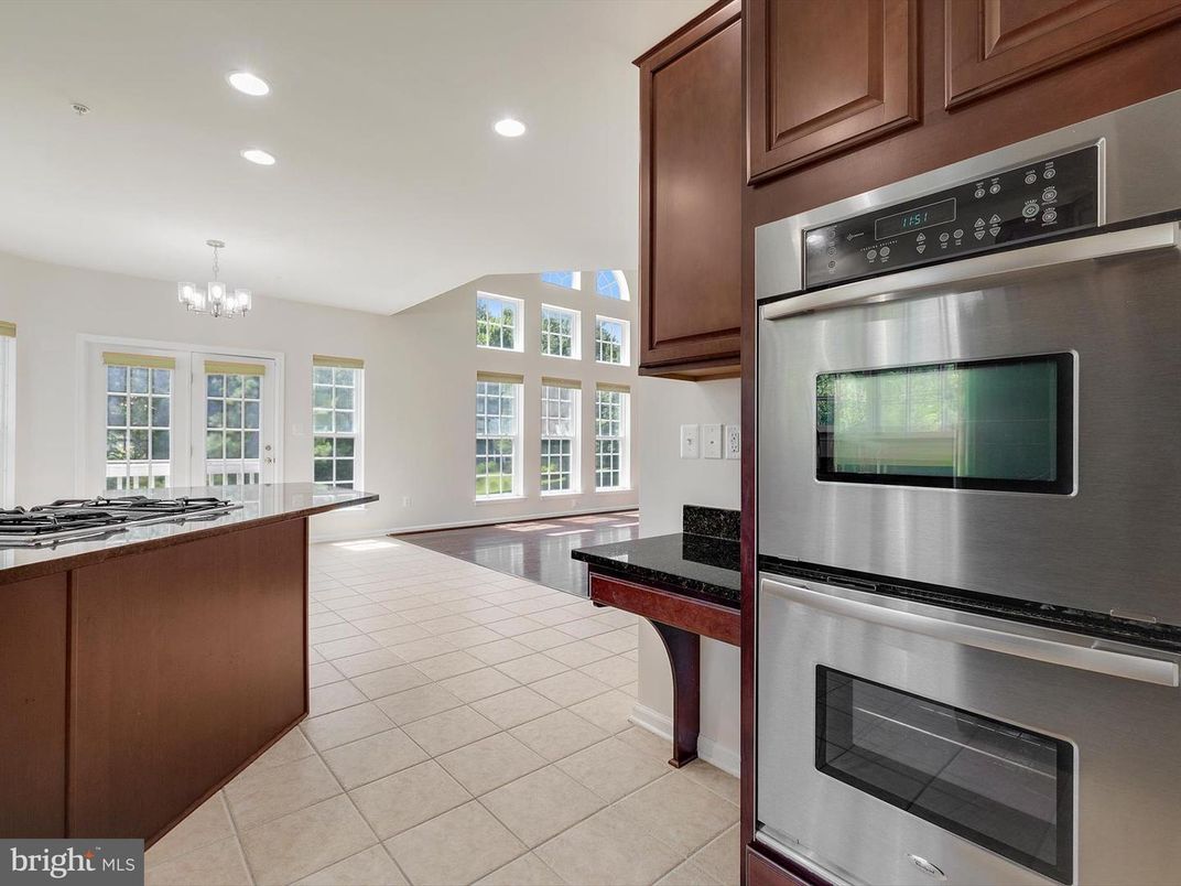 Chandelier, Interior, Kitchen, Recessed Lighting, Stainless Steel Appliances