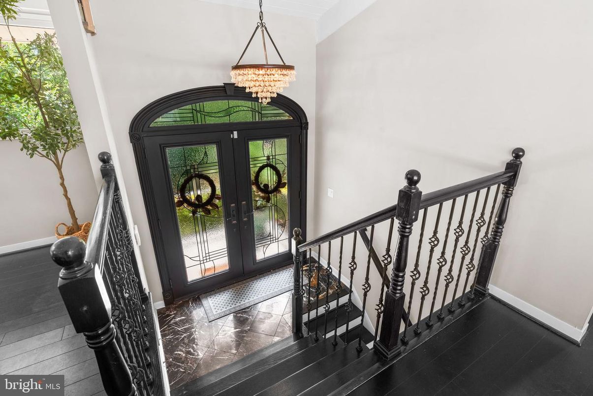 Chandelier, Interior