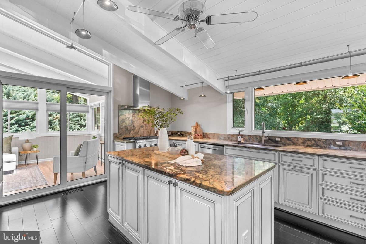Interior, Kitchen, Pendant Lights, Wood Texture Flooring