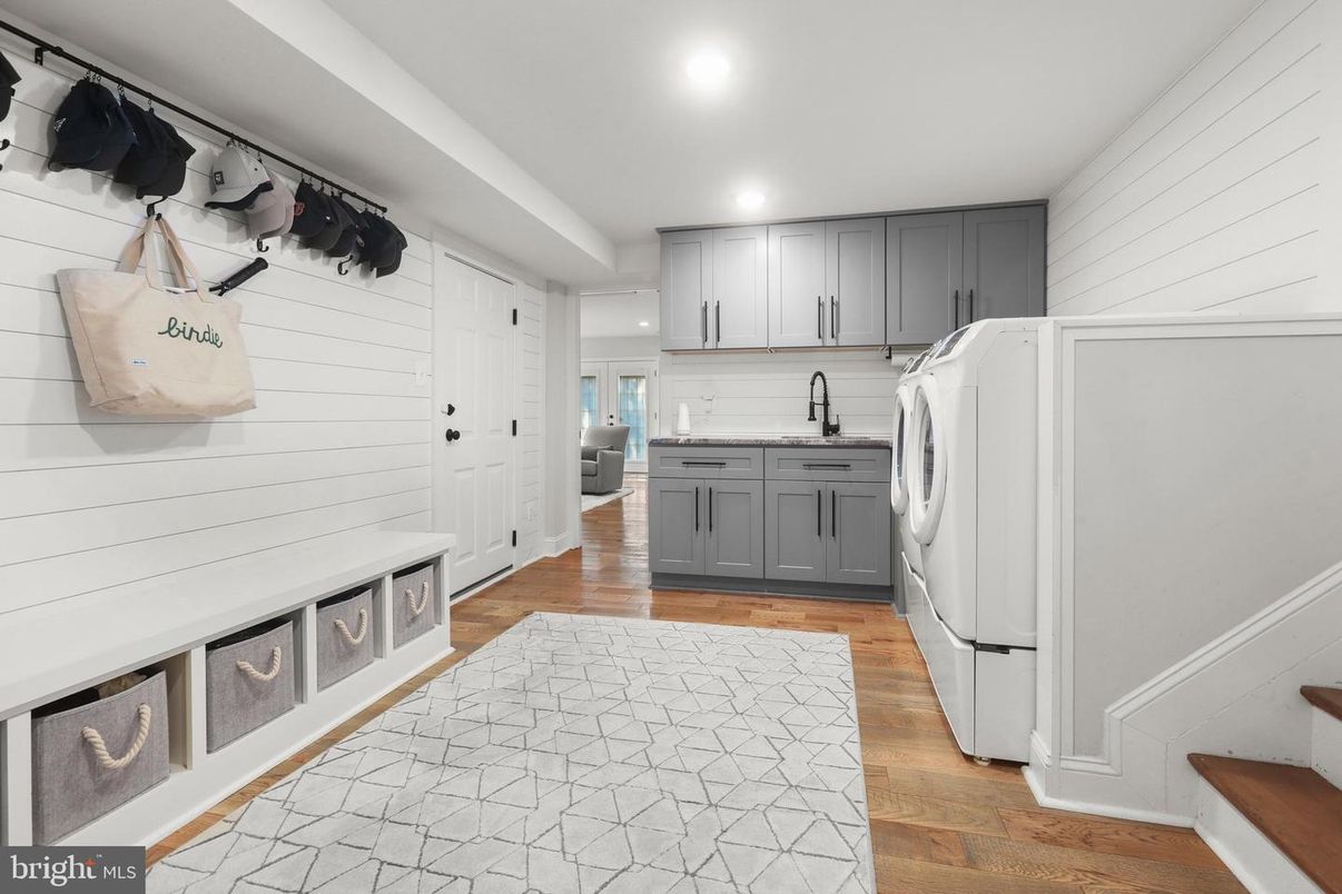 Interior, Kitchen, Recessed Lighting, Washer, Wood Texture Flooring