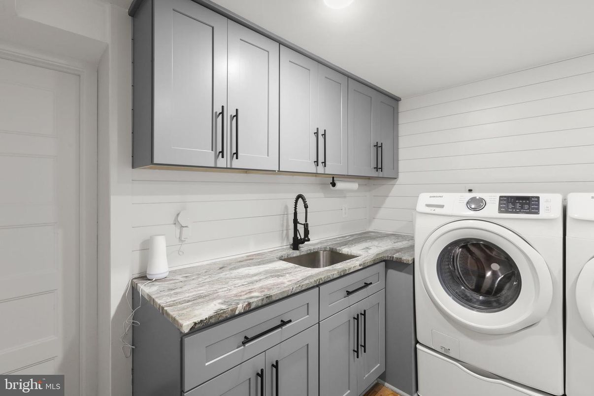 Interior, Washer