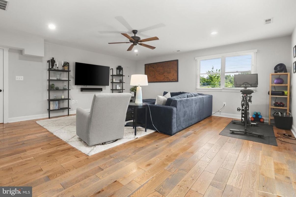 Fitness Equipment, Home Office, Interior, Living room, Recessed Lighting, Wood Texture Flooring