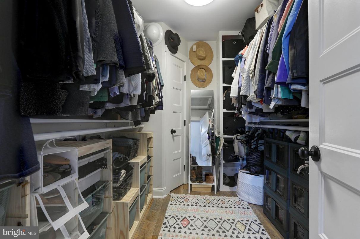 Interior, Walk-in Closets, Wood Texture Flooring