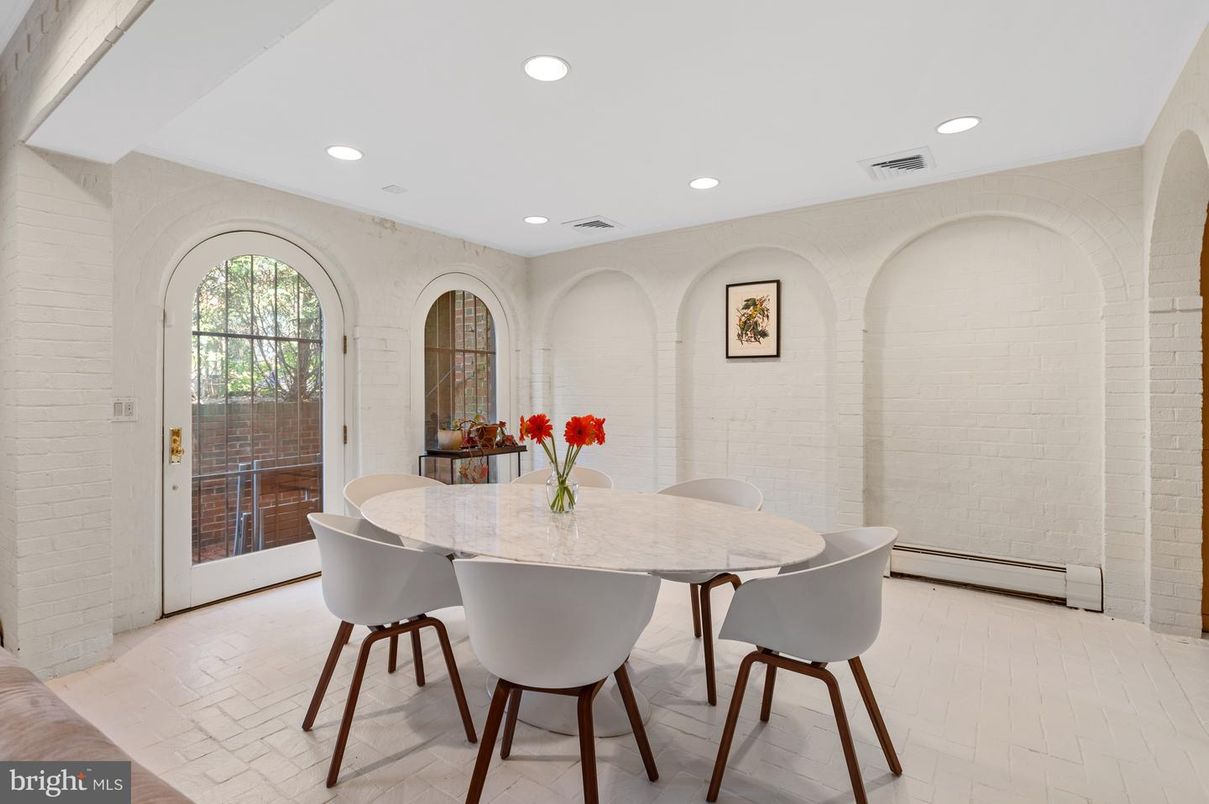 Dining room, Interior, Recessed Lighting