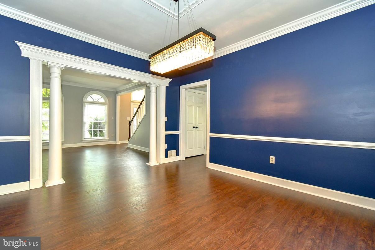 Chandelier, Empty room, Interior, Pendant Lights, Wood Texture Flooring