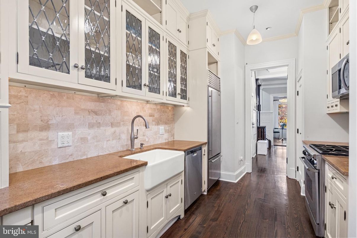 Interior, Kitchen, Pendant Lights, Wood Texture Flooring