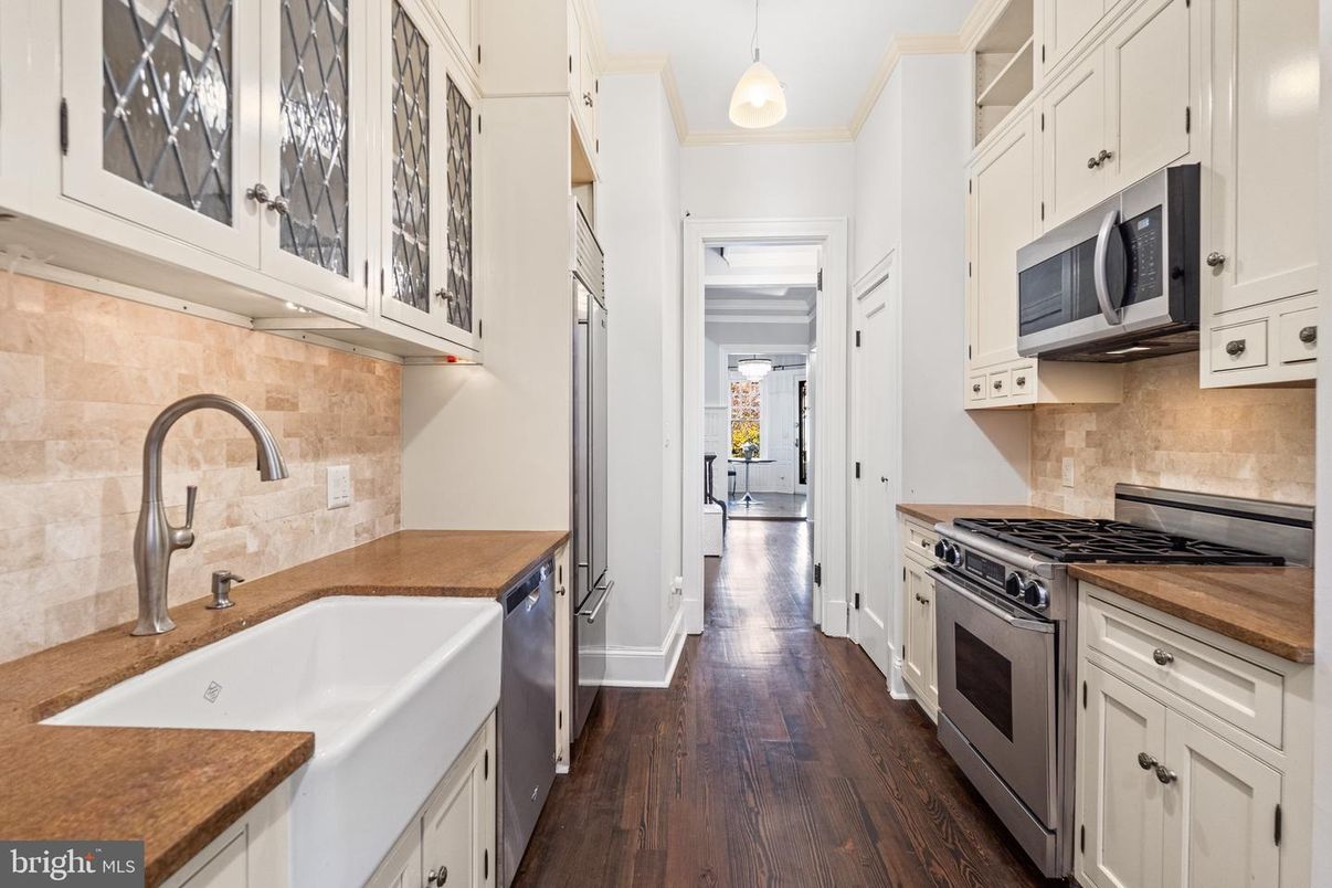 Interior, Kitchen, Pendant Lights, Wood Texture Flooring