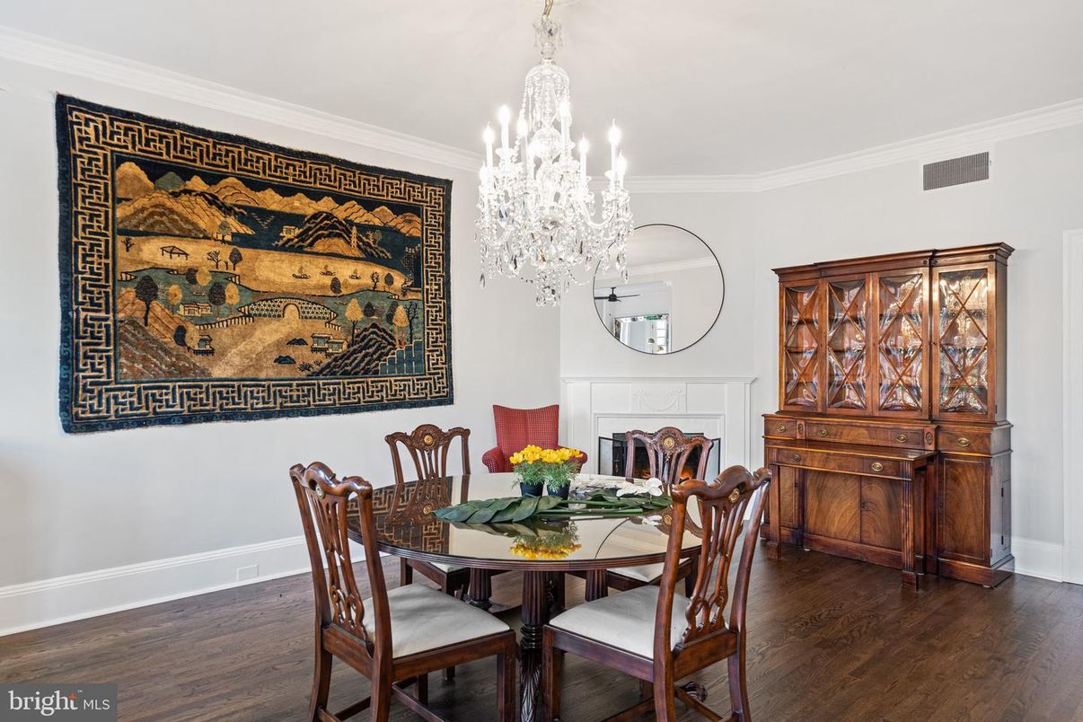 Chandelier, Dining room, Fireplace, Interior, Wood Texture Flooring