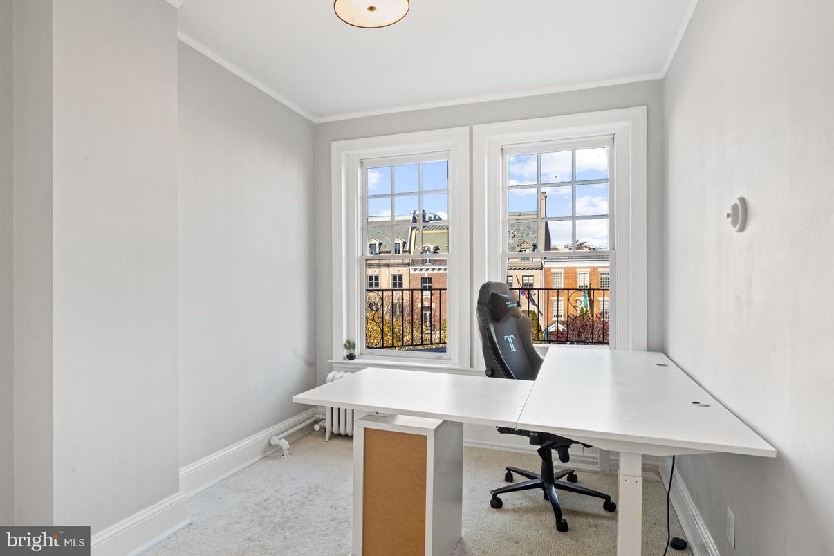 Home Office, Interior