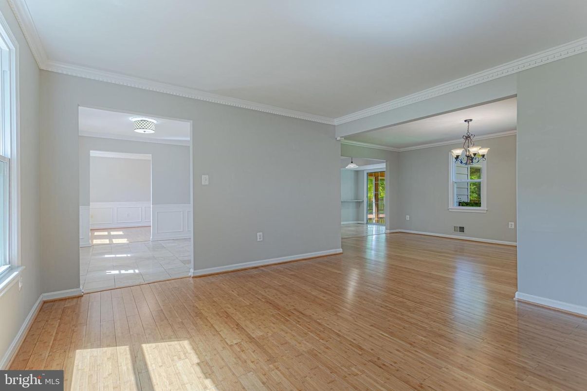 Chandelier, Empty room, Interior, Wood Texture Flooring
