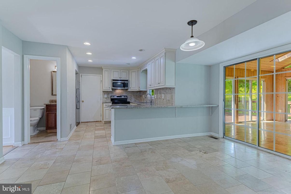 Interior, Kitchen, Pendant Lights, Recessed Lighting, Stainless Steel Appliances
