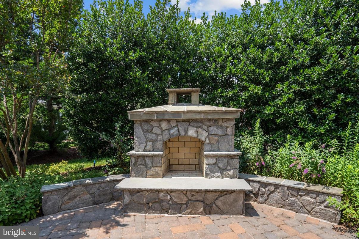 Exterior, Fireplace