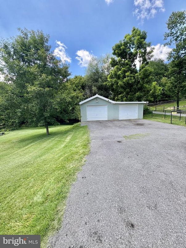 Backyard, Detached Garage, Exterior