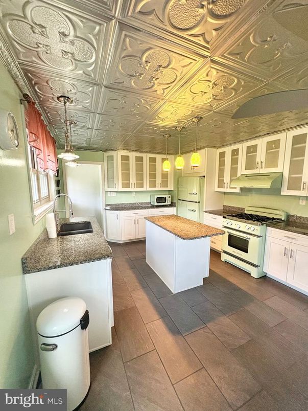Interior, Kitchen, Pendant Lights