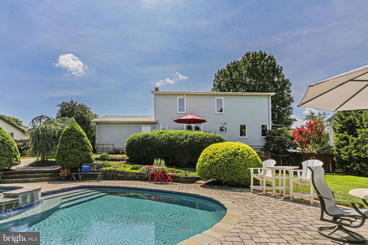 Exterior, Pool