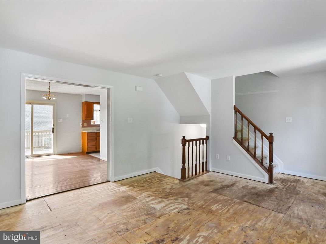 Empty room, Interior, Pendant Lights, Wood Texture Flooring