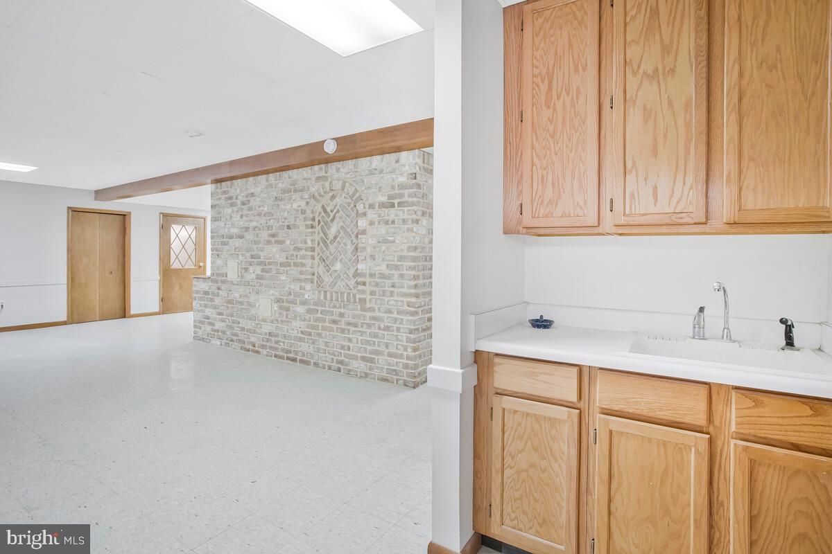 Interior, Kitchen, Recessed Lighting, Stone Walls