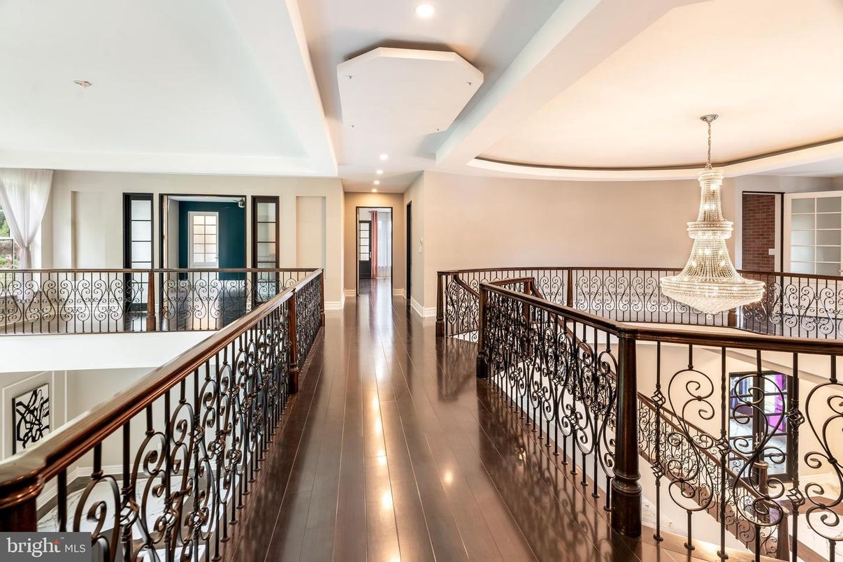 Chandelier, Interior, Recessed Lighting, Wood Texture Flooring