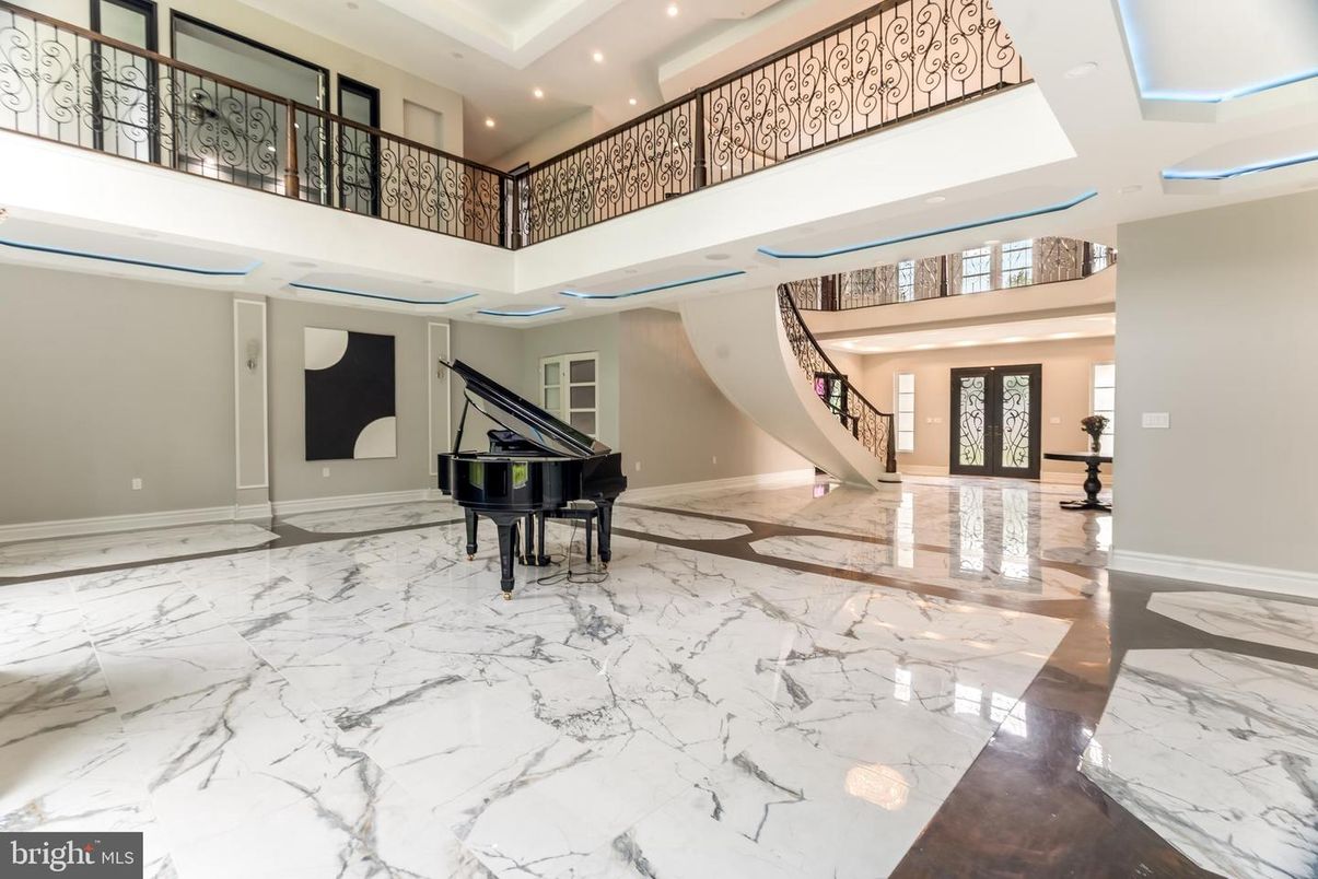 Interior, Marble, Piano, Recessed Lighting