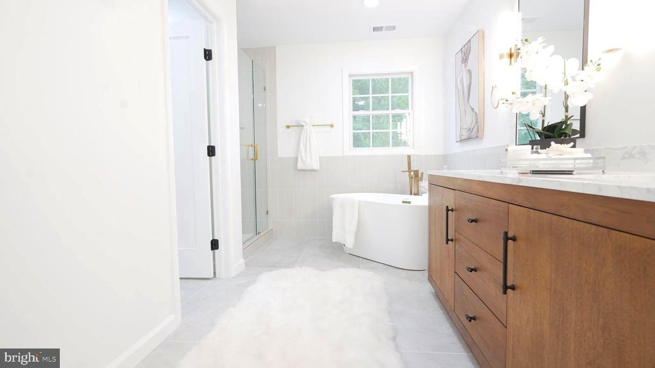 Bathroom, Free Standing Baths, Interior, Recessed Lighting