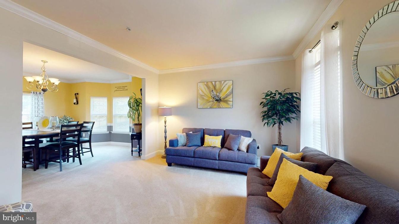 Chandelier, Dining room, Interior, Living room