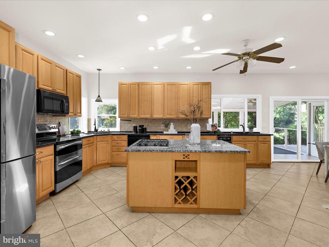 Interior, Kitchen, Pendant Lights, Recessed Lighting