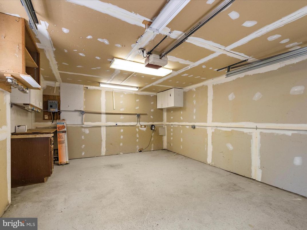Garage, Interior, Recessed Lighting