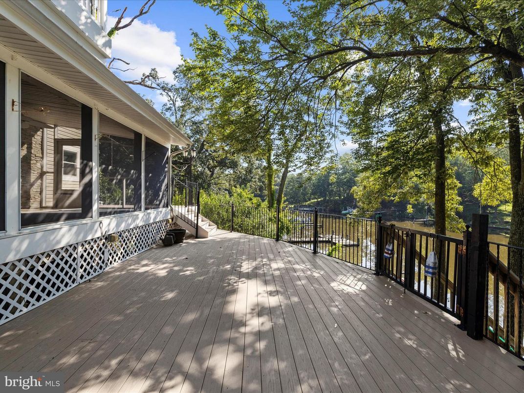 Exterior, Wood Texture Flooring