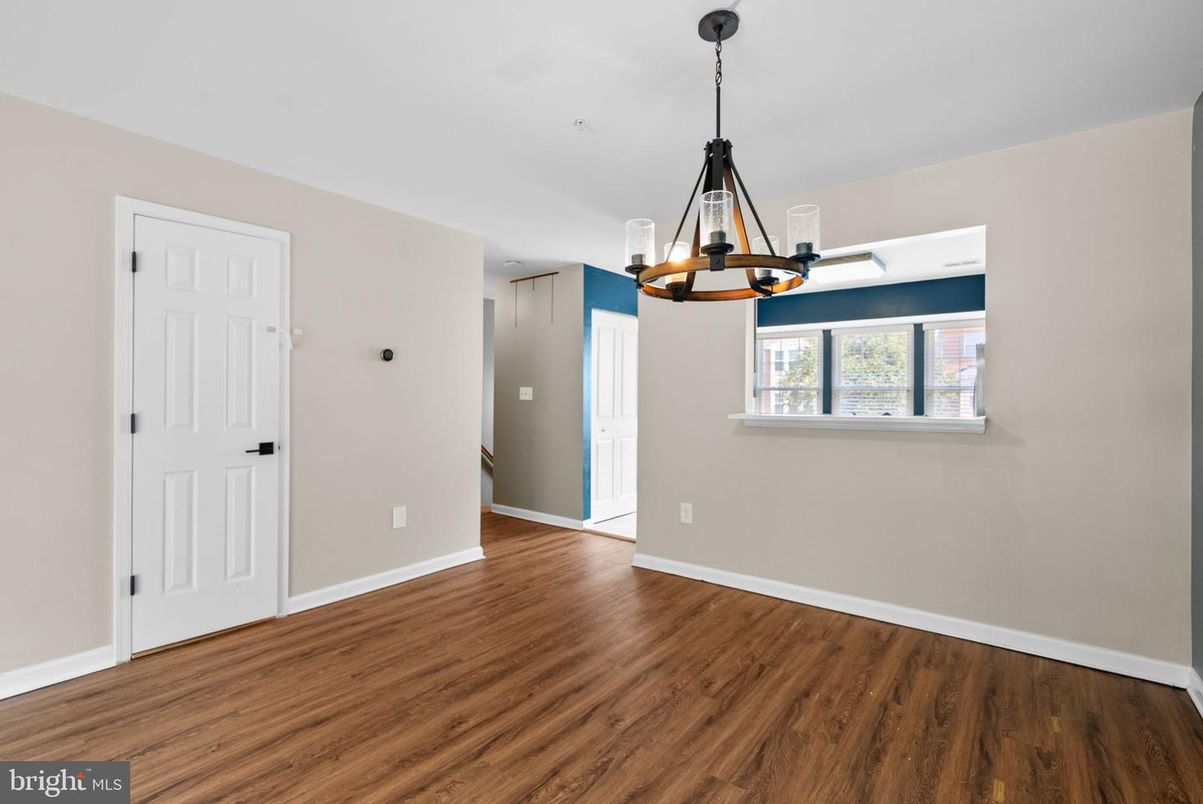 Chandelier, Empty room, Interior, Pendant Lights, Wood Texture Flooring